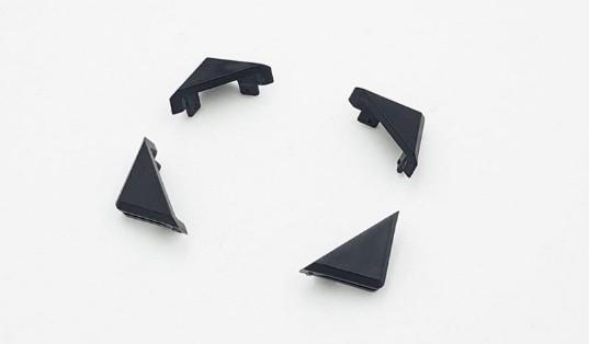 Simrad NSX ruuvien suojatulpat nurkkiin