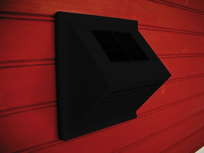 Sunwind MiniVent integroidulla aurinkopaneelilla musta